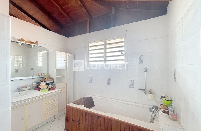 Vente Maison 160m&sup2; 7 pi&egrave;ces Capesterre Belle Eau