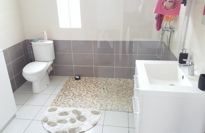 A SAISIR BELLE VILLA F4 A PETIT BOURG