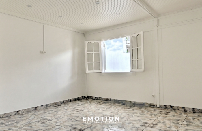 Maison Mitoyenne de 136 m2 - CAPESTERRE BELLE EAU