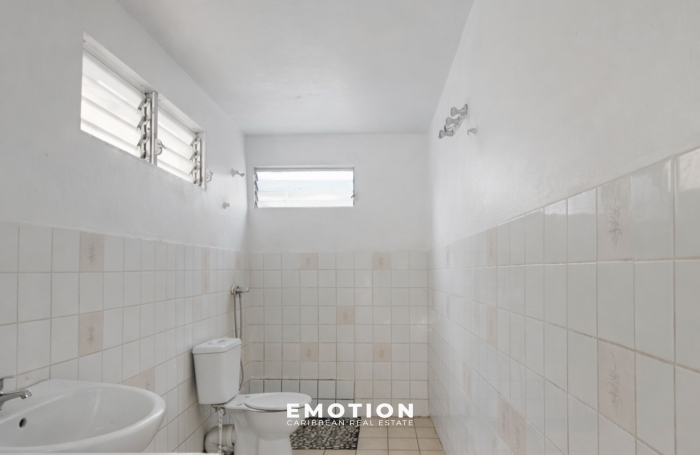 ENSEMBLE IMMOBILIER   2 MAISONS LOU&Eacute;ES   75,25 m2 BASSE-TERRE Nouveau mandat exclusif