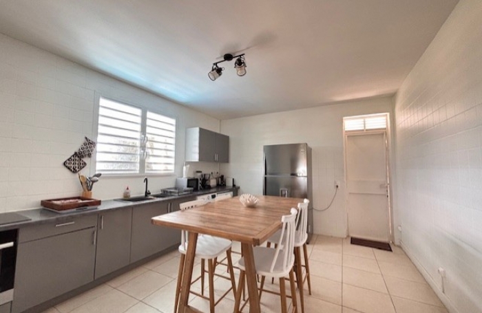 Six pi&egrave;ces avec piscine ! Avec votre agence Longfort Immobilier