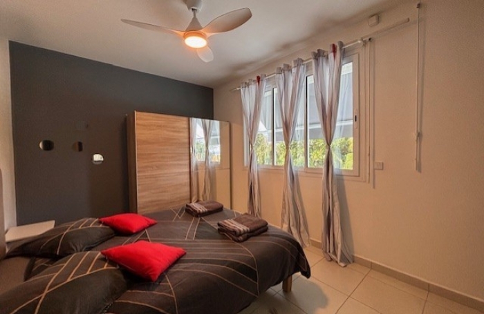 Six pi&egrave;ces avec piscine ! Avec votre agence Longfort Immobilier