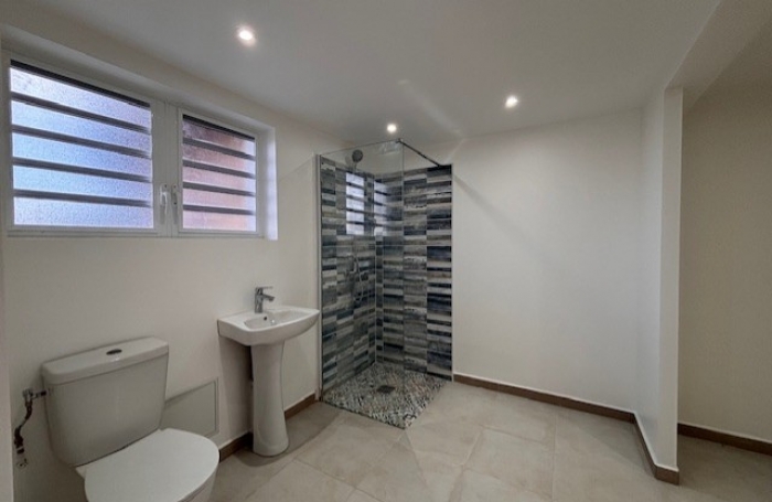 Cinq pi&egrave;ces moderne ! Avec votre agence Longfort Immobilier