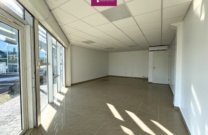 &Agrave; louer - Local commercial 38m2 RDC - Jarry