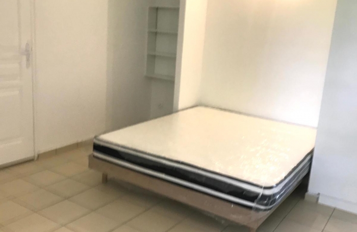 STUDIO MEUBLE EMPLACEMENT PRIVILEGIE