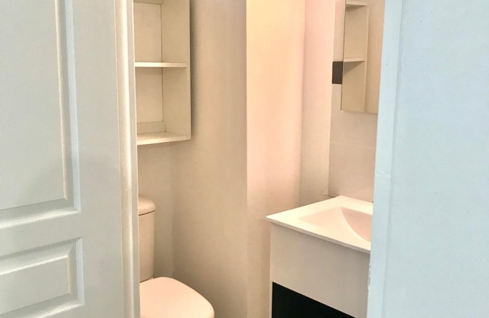 STUDIO MEUBLE EMPLACEMENT PRIVILEGIE