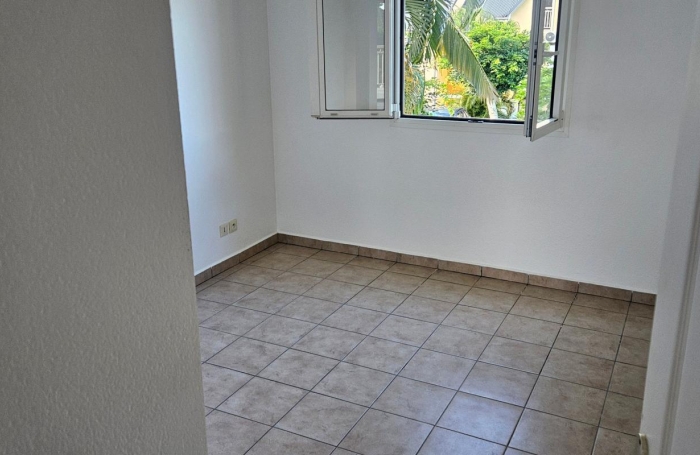 Vente Appartement 76.19m&sup2; 4 pièces Petit-Bourg