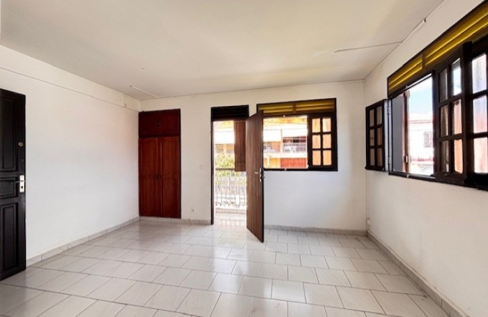 Local professionnel aux Abymes - LONGFORT IMMOBILIER