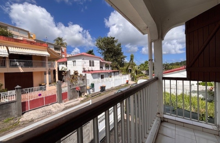 Local professionnel aux Abymes - LONGFORT IMMOBILIER