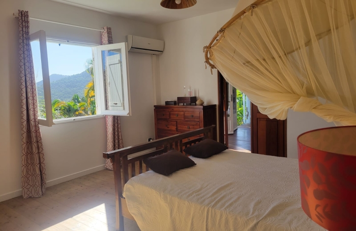 Trois-Rivi&egrave;res , dans un lotissement calme avec vue sur Les Saintes, Villa T5 avec terrasse