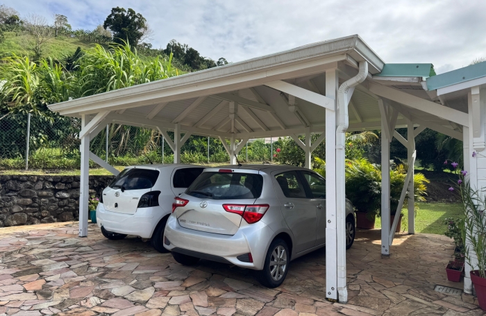 Trois-Rivi&egrave;res , dans un lotissement calme avec vue sur Les Saintes, Villa T5 avec terrasse