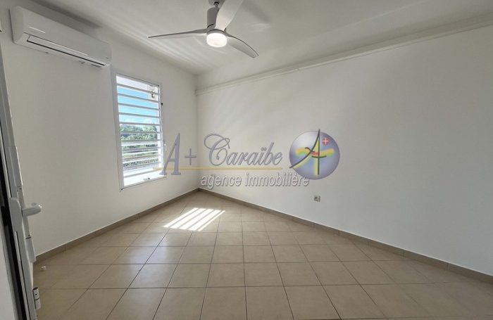 Appartement r&eacute;cent - R&eacute;sidence calme - Belle vue d&eacute;gag&eacute;e - Proche des commodit&eacute;s