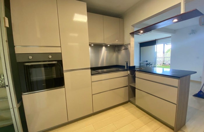 Beau T3 lumineux &agrave; Bas du fort