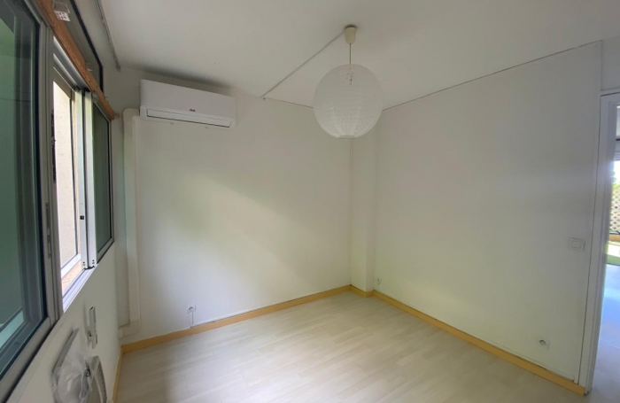 Beau T3 lumineux &agrave; Bas du fort