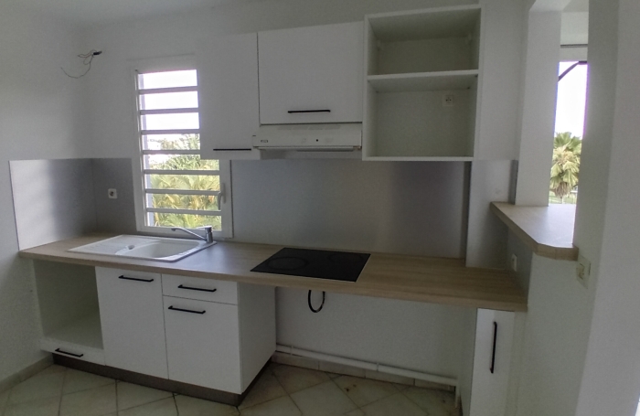 BAIE MAHAULT *APPARTEMENT * 3 PI&Egrave;CES *  de 74 m2 + 8 m2 de loggia,