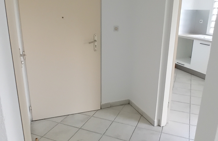 BAIE MAHAULT *APPARTEMENT * 3 PI&Egrave;CES *  de 74 m2 + 8 m2 de loggia,