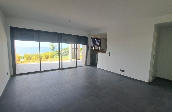 VIEUX FORT - RESIDENCE NEUVE - APPARTEMENT T3 CLIMATISEE- RDC- NON MEUBLE