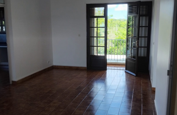 Grand maison non meubl&eacute; T4 de plain pied &agrave; louer &agrave; Petit Havre avec jardin clos et belle vue sur mer.