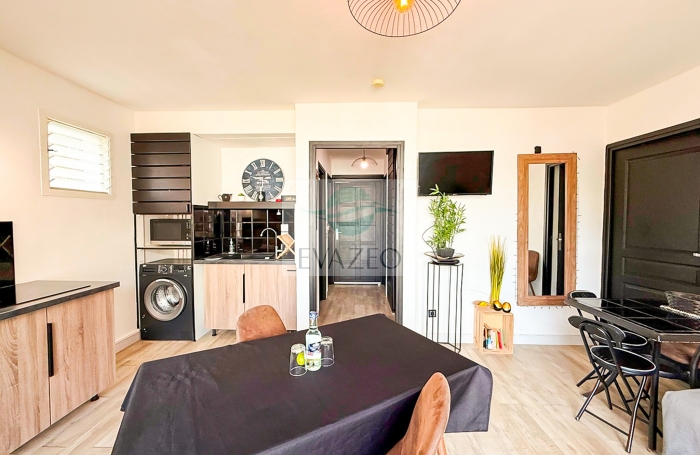 Appartement meubl&eacute; T3 Front de mer 64m2 piscine