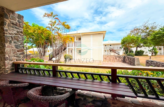 Appartement meubl&eacute; T3 Front de mer 64m2 piscine