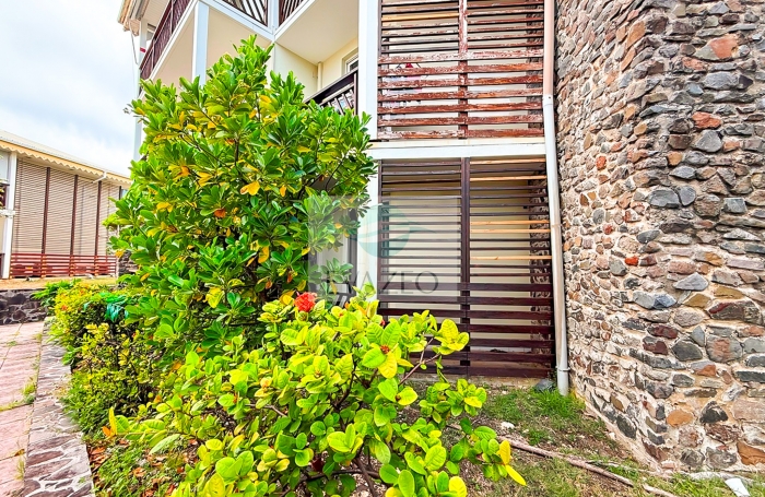 Appartement meubl&eacute; T3 Front de mer 64m2 piscine