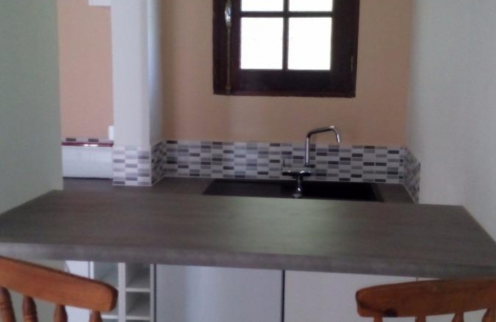 BEL APPARTEMENT T2 MEUBLE AVEC GARAGE