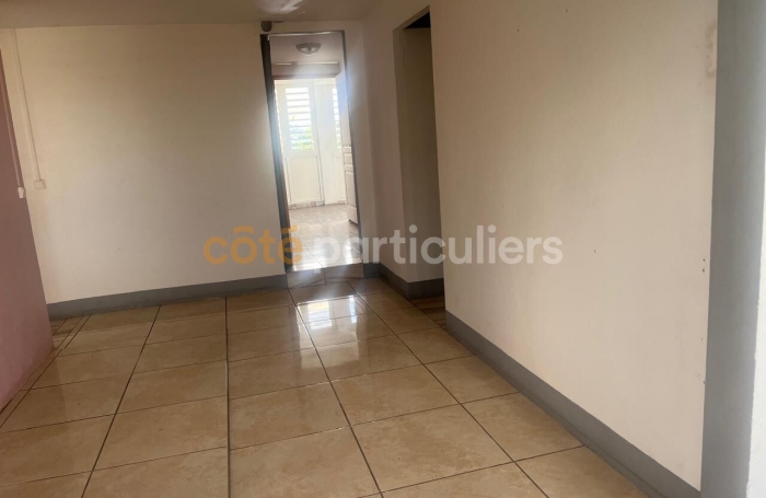 Location Local commercial 29.44m&sup2; Gosier