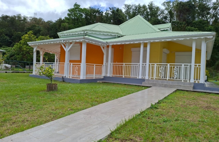 Maison avec piscine  150 m2  Pointe-Noire