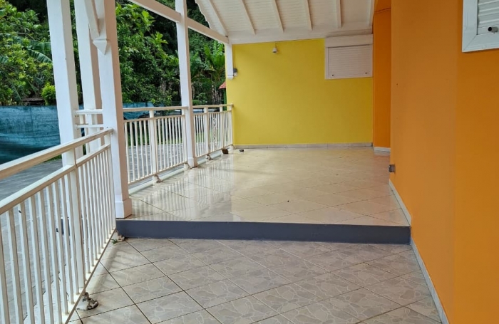 Maison avec piscine  150 m2  Pointe-Noire