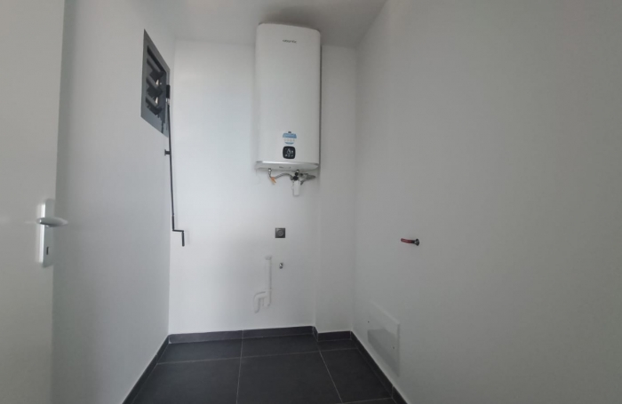 T3 neuf avec vue mer   balcon et 2 parkings   location non meubl&eacute;e