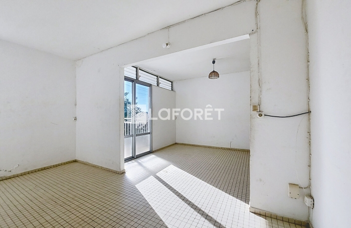 Vente Appartement 58.85m&sup2; 4 pi&egrave;ces Les Abymes