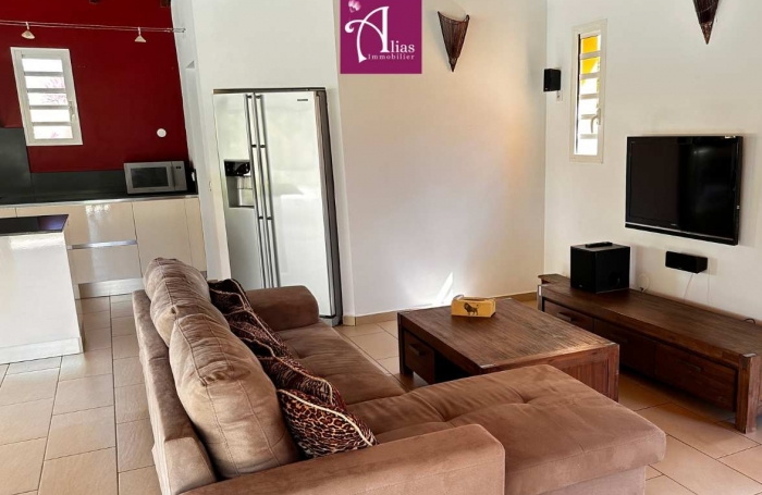 A LOUER VILLA F4 MEUBLEE ENTR PISCINE ET JARDIN INCLUS &agrave; SAINT-ALBAN