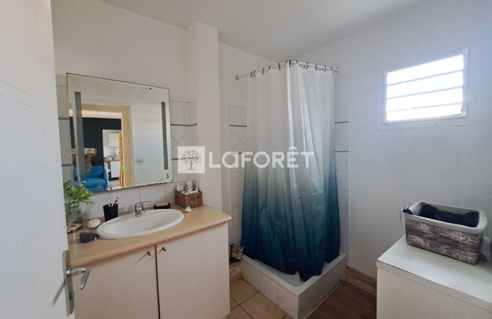 Vente Appartement 45m&sup2; 2 pi&egrave;ces Les Abymes