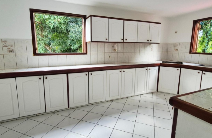 Location Maison 94.64m&sup2; 3 pièces Les Abymes