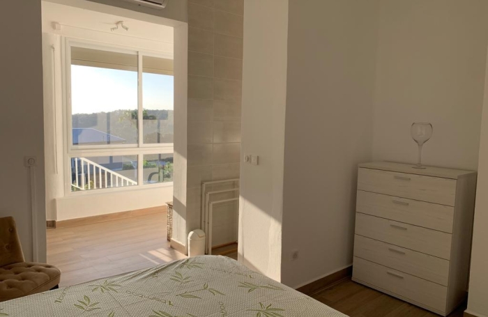 BEAU HAUT DE VILLA T5 MEUBLE