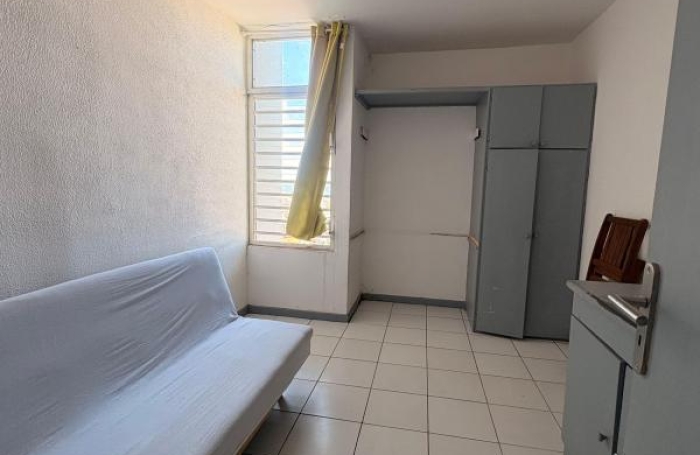 Vente Appartement 77m&sup2; 4 pièces Pointe-&agrave;-Pitre