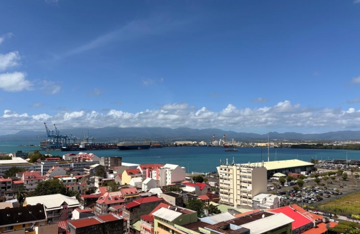 Vente Appartement 77m&sup2; 4 pièces Pointe-&agrave;-Pitre