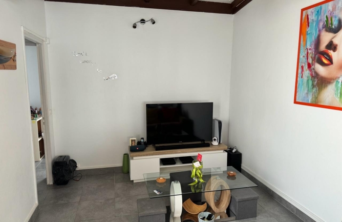 SAINT CLAUDE - Lot de 2 appartement T3 - Id&eacute;al investisseur