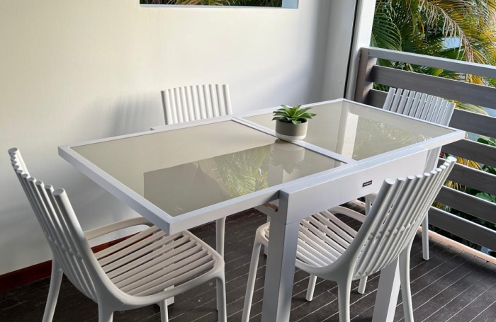 APPARTEMENT T2 MEUBLE-PISCINE-CHARGES COMPRISES