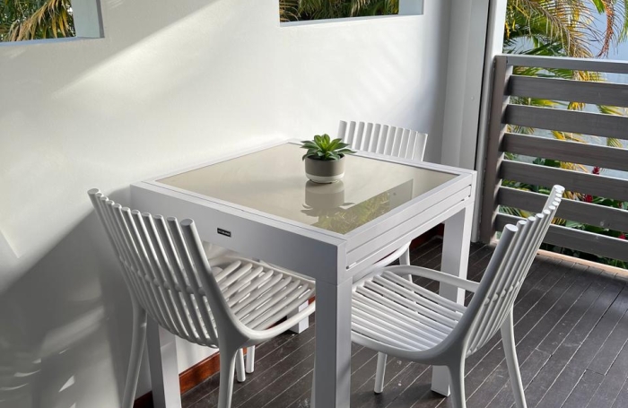APPARTEMENT T2 MEUBLE-PISCINE-CHARGES COMPRISES