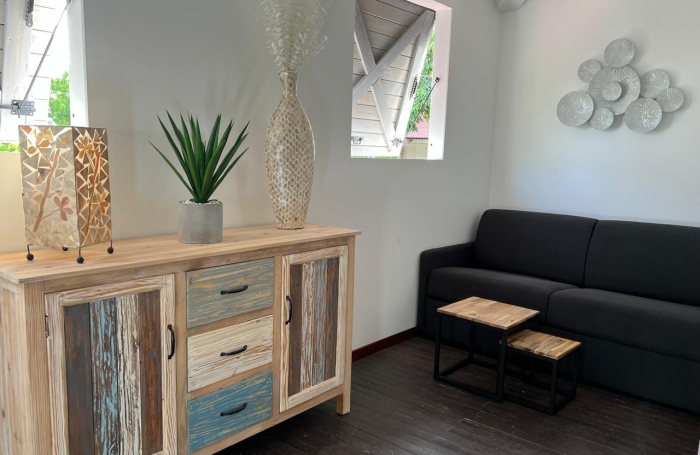 APPARTEMENT T2 MEUBLE-PISCINE-CHARGES COMPRISES