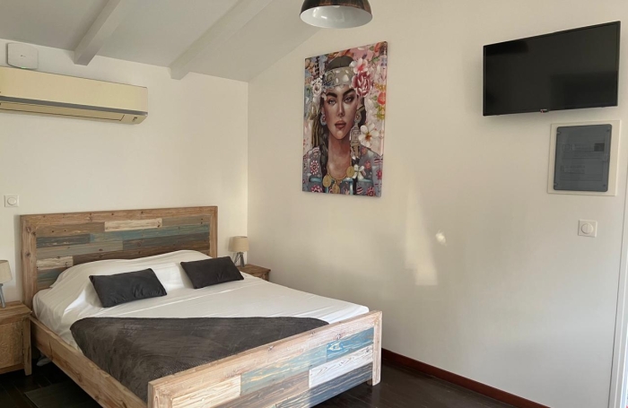 APPARTEMENT T2 MEUBLE-PISCINE-CHARGES COMPRISES