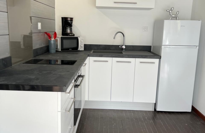 APPARTEMENT T2 MEUBLE-PISCINE-CHARGES COMPRISES
