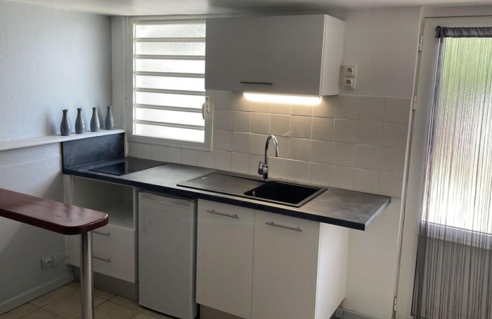 STUDIO MEUBLE - PISCINE-CHARGES COMPRISES