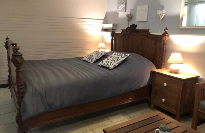 STUDIO MEUBLE - PISCINE-CHARGES COMPRISES