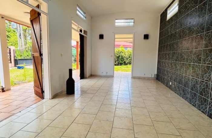 Location Maison 92m&sup2; 5 pièces Lamentin