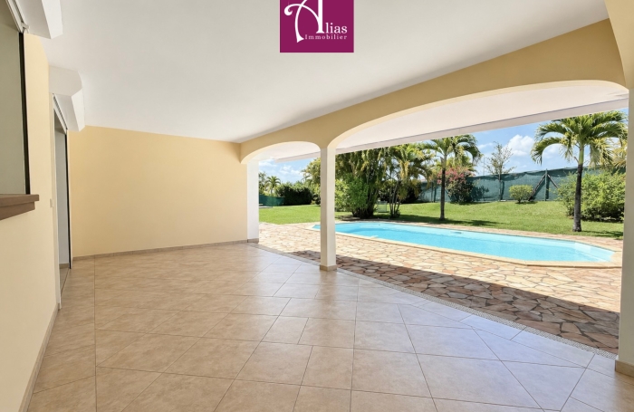 &Agrave; louer   Villa familiale F5 avec piscine &agrave; La Grippi&egrave;re, Petit-Bourg