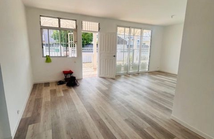 Location Maison 85.86m&sup2; 4 pièces Les Abymes