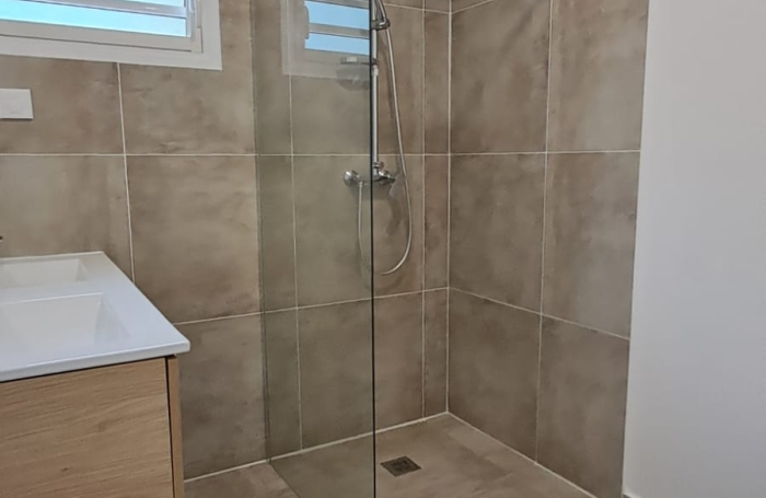 Pavillon neuf T4 vue mer quartier r&eacute;sidentiel &agrave; Bouillante