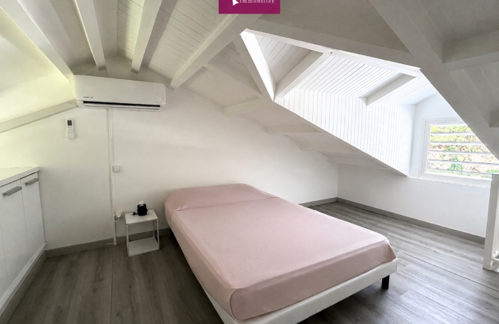 &Agrave; louer - studio avec mezzanine meubl&eacute; - Chauvel